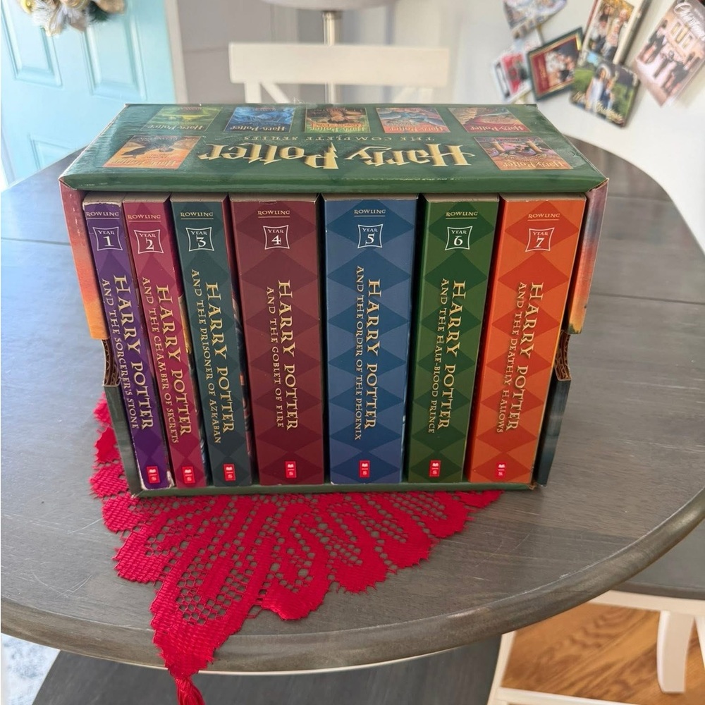 Harry Potter The Complete Series Box Set - Multicolor